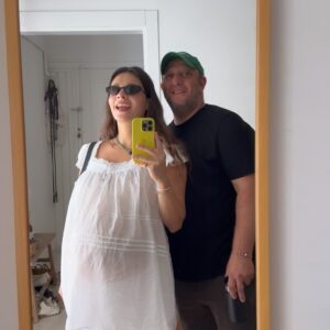 Meriç Aral Instagram - nazar boncuklarınız hazırsa; sondan başa 
güneş’in 9 ay   40 gün   41 kere 🧿ı
✨🕯️🌞🍼🕯️🍼💕🌞✨🍼🕯️🍼✨🧿💕