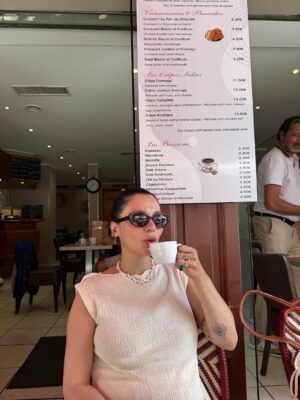 Meriç Aral Instagram - bu haftanin acilisini gecen haftaya saygi durusuyla yapiyorum 🌞🧷🌊🧷❤️‍🔥🪬🌊🌞🍑🍒🧷❤️‍🔥