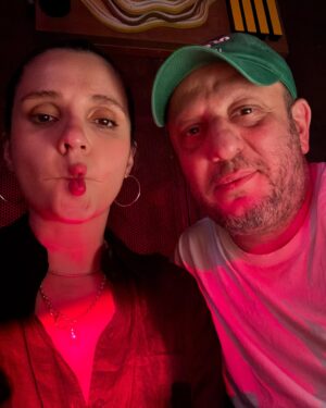 Meriç Aral Instagram - fazla oturmuyorum ama çok da ayakta kalmıyorum; ayakta kaldığımda herkes tedirgin oluyor 🤍 🎀🪆🎐🔮💖🎐🎀🪆🪬