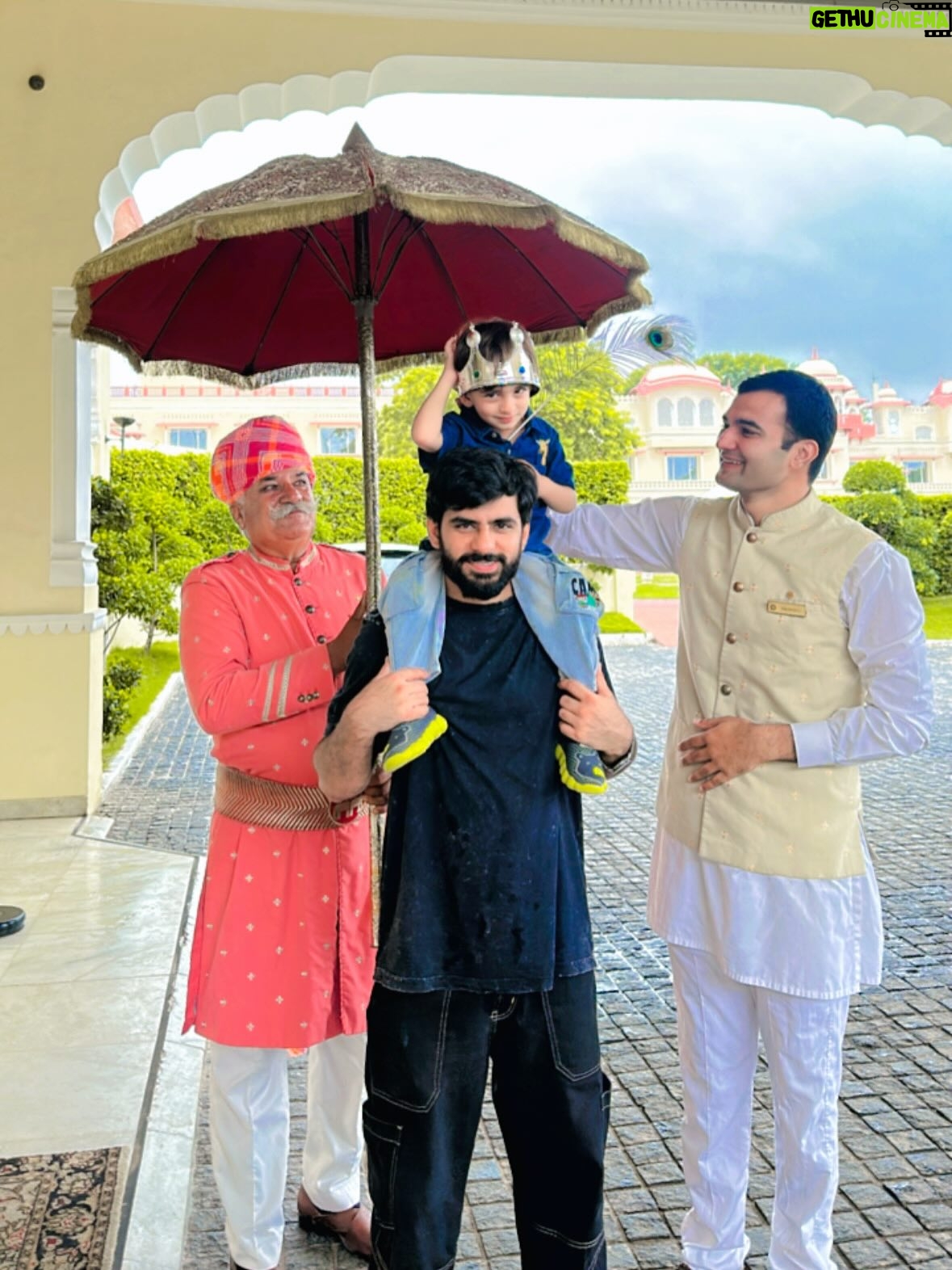 Meru Panwar Grover - 19.4K Likes - Birthday dump 🎈 🎁 🎂 
.
.
#merorang #birthdaytrip