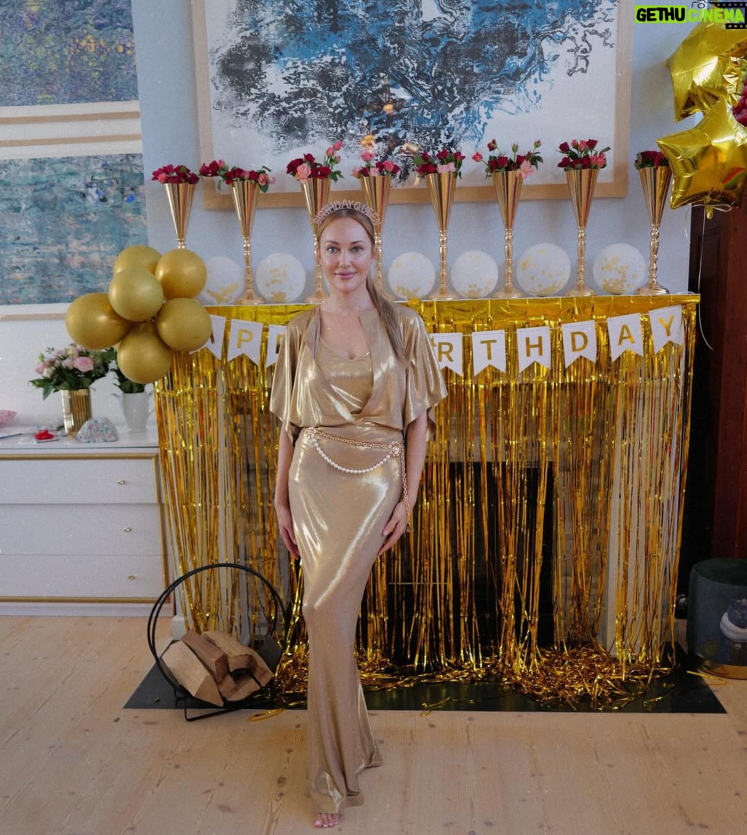 Meryem Uzerli - 240.5K Likes - #birthdaygirl 🎂 ❤️❤️🤗🫂🫠 thank you so much for all your messages , calls , videos , voice notes … you warmed my soul … thank you from the bottom of my heart ❤️🫠🎁🥹🤗♥️ …