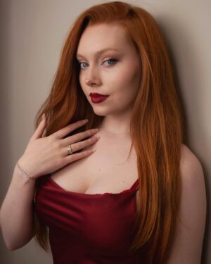 Mia Isabella Instagram - A red dress and a little bit of sparkle from @hayatenvy 🥰❤️
.
.
.
.
.
.
.
.
.
.
#redhair #redhaired #ruiva #ruivas #redheadsofinstagram #redhairgirl #gingergirl  #model #fashion #londonfashion #ruivanatural #curls #model #ginger #gingergirl #naturalhair #ruivante #beauty #londonmodel #londonmodels #modelling #naturalred #redheadsdoitbetter  #redheadshavemorefun #redheadmodel #naturalredhead #naturalredheads #longredhair