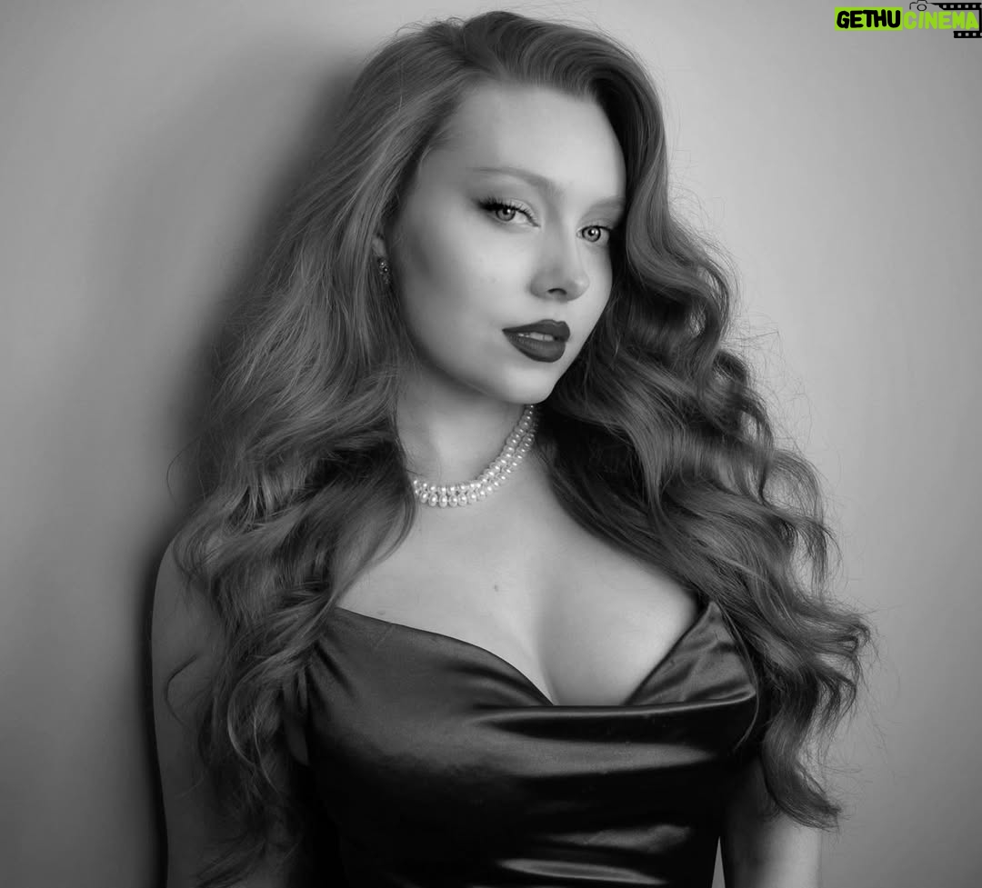 Mia Isabella - 6.1K Likes - Which do you prefer: 1 or 2? 🥰❤️
.
.
.
.
.
.
.
.
.
.
#redhair #redhaired #ruiva #ruivas #redheadsofinstagram #redhairgirl #gingergirl  #model #fashion #londonfashion #ruivanatural #curls #model #ginger #gingergirl #naturalhair #ruivante #beauty #londonmodel #londonmodels #modelling #naturalred #redheadsdoitbetter  #redheadshavemorefun #redheadmodel #naturalredhead #naturalredheads #longredhair