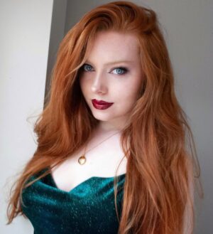 Mia Isabella Instagram - Happy Friday! 🥰
.
.
.
.
.
.
.
.
.
.
#redhair #redhaired #ruiva #ruivas #redheadsofinstagram #redhairgirl #gingergirl  #model #fashion #londonfashion #ruivanatural #curls #model #ginger #gingergirl #naturalhair #ruivante #beauty #londonmodel #londonmodels #modelling #naturalred #redheadsdoitbetter  #redheadshavemorefun #redheadmodel #naturalredhead #naturalredheads #longredhair