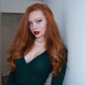 Mia Isabella Instagram - Tell me a fun fact! 🥰❤️
.
.
.
.
.
.
.
.
.
.
#redhair #redhaired #ruiva #ruivas #redheadsofinstagram #redhairgirl #gingergirl  #model #fashion #londonfashion #ruivanatural #curls #model #ginger #gingergirl #naturalhair #ruivante #beauty #londonmodel #londonmodels #modelling #naturalred #redheadsdoitbetter  #redheadshavemorefun #redheadmodel #naturalredhead #naturalredheads #longredhair