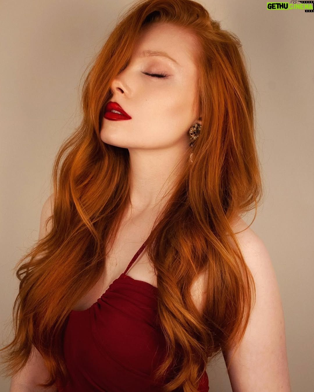 Mia Isabella - 22.4K Likes - caught in a daydream 🌙
.
.
.
.
.
.
.
.
.
.
#redhair #redhaired #ruiva #ruivas #redheadsofinstagram #redhairgirl #gingergirl  #model #fashion #londonfashion #ruivanatural #curls #model #ginger #gingergirl #naturalhair #ruivante #beauty #londonmodel #londonmodels #modelling #naturalred #redheadsdoitbetter  #redheadshavemorefun #redheadmodel #naturalredhead #naturalredheads #longredhair