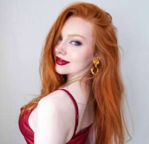 Mia Isabella Instagram - 🍎🍒🍓
.
.
.
.
.
.
.
.
.
.
#redhair #redhaired #ruiva #ruivas #redheadsofinstagram #redhairgirl #gingergirl  #model #fashion #londonfashion #ruivanatural #curls #model #ginger #gingergirl #naturalhair #ruivante #beauty #londonmodel #londonmodels #modelling #naturalred #redheadsdoitbetter  #redheadshavemorefun #redheadmodel #naturalredhead #naturalredheads #longredhair