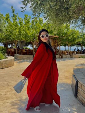 Michelle Mosalakae Instagram - Summer is here my friends!!.And where are we?? Oh baby WE OUTSIIIIIDE!! ☀️🍋😜💃🏼😎 🧴