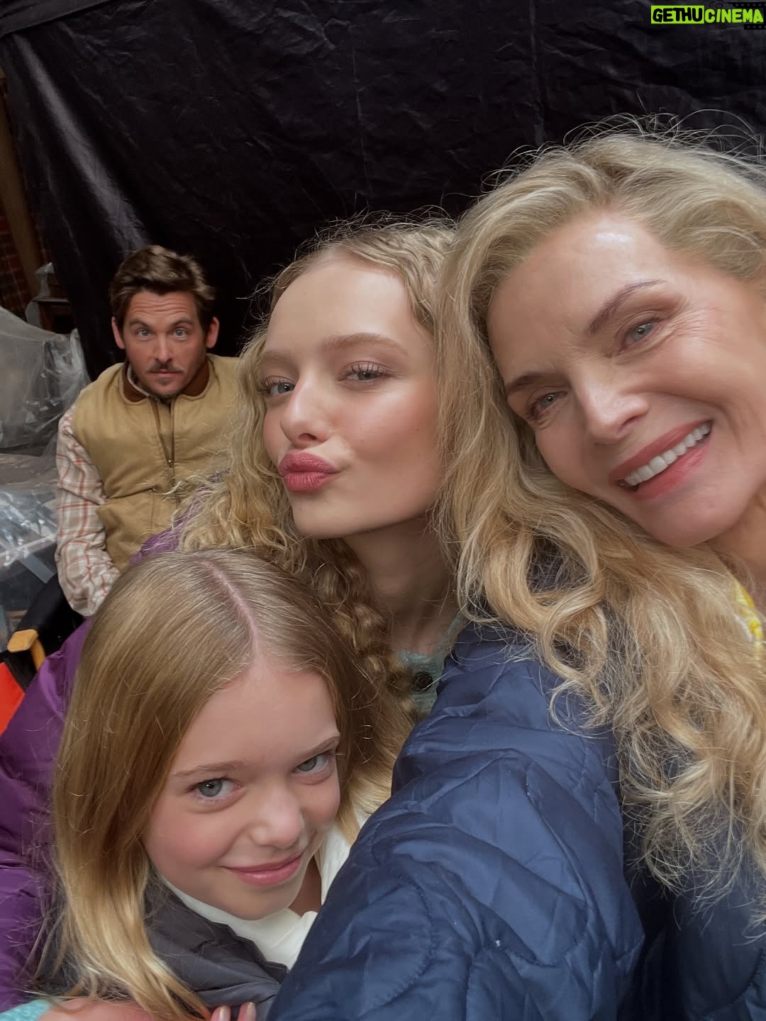 Michelle Pfeiffer - 140.4K Likes - Me and two of my lovelies, @amiahkmiller @lainapollack. What?? Who’s that creeper in the background?? 👀 @kevinzegers1984

#themadison
