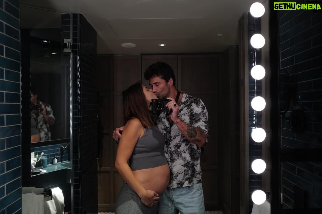 Michelle Renaud - 258.9K Likes - Londres con mucho ❤️❤️

La familia sigue creciendo😍😍 TE AMO @michellerenaud 🤰🏻