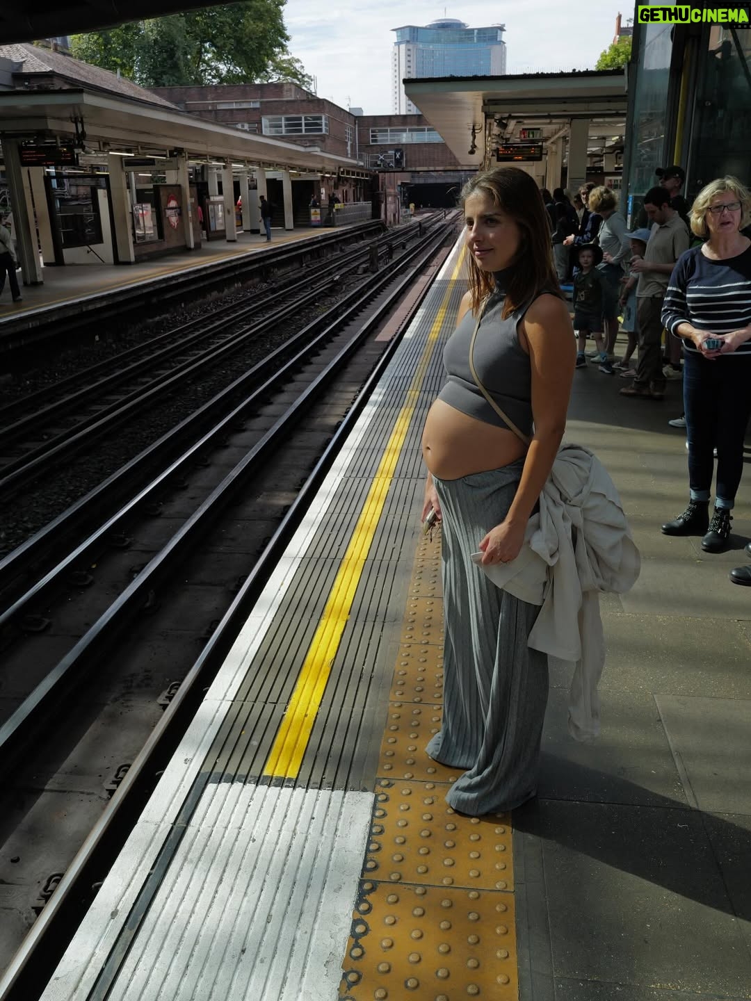 Michelle Renaud - 258.9K Likes - Londres con mucho ❤️❤️

La familia sigue creciendo😍😍 TE AMO @michellerenaud 🤰🏻