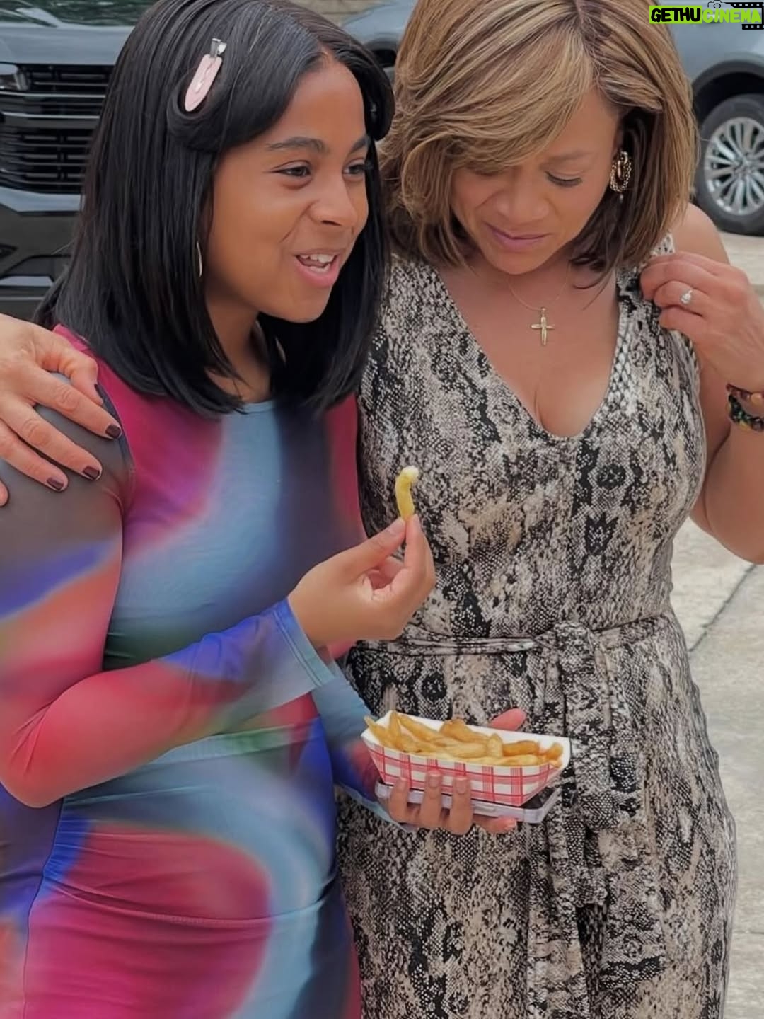 Michole Briana White - 27.1K Likes - Me and my wittle pumpkin. 🥰😍🥰 Gimme some a dem’ fries!🍟 
@bmfstarz @starz @lailadpruitt