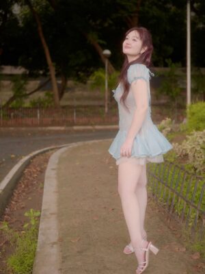 Mika Dela Cruz Instagram - Such a whimsical moment in this blue dress from @whoopyclothing 🩵✨ Attended the MEGA Beautycon for @luxeslimph 🫶🏻 Thank you for having me Ms. @anna_magkawas I had such a great time!! ☺️

Haircolor @zero1story_
Nails @naillashes.beautylounge 
Heels @sofabph 
Glam @joysgudio