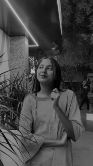 Mikku Arya Instagram - Meri maa ka muskurana 🥺❤️@mikku2073 
.
.
.
.
.
.
.
.
.
.
.
#reelsinstagram #foryoupage💙 #viralvideos #explorepage #featured #reelkarofeelkaro❤