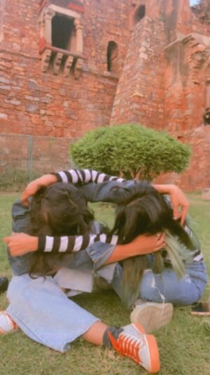Mikku Arya Instagram - Tag your best friend 🤣❤️@mikku2073 
.
.
.
@siyathakur_.official 
.
.
.
.
.
.
.
.
#bestigoals❤️💕 #bestfriends #friendshipgoals #reelinstagram #foryoupage💙 #viralvideos #explore #featured #reelkarofeelkaro❤