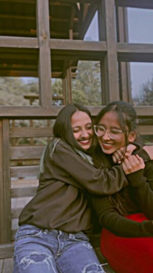 Mikku Arya Instagram - Aapki jagah koi nhi le sakta ❤️🥺@mikku2073 
.
.
.
@_pooja.chhetri 
.
.
.
.
.
.
.
.
.
.
.
.
.
.
#bestigoals❤️💕 #bestfriends #friendshipgoals #reelinstagram #foryoupage💙 #viralvideos #explore #featured #reelkarofeelkaro❤