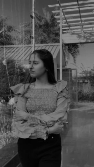 Mikku Arya Instagram - Aur ab to hasi ati hai🥲@mikku2073 
.
.
.
.
.
.
.
.
.
.
#broken💔 #reelinstagram #foryoupage💙 #viralvideos #explorepage #feature #reelkarofeelkaro❤