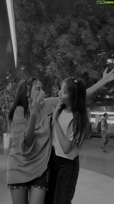 Mikku Arya - 37.6K Likes - ❤️🥺🤌@mikku2073 
.
.
.
.
.
.
.
.
.
.
.
#bestiegoals💕 #bestfriends #friendshipgoals #reelsinstagram #foryoupage💙 #viralvideos #explorepage #featured #reelkarofeelkaro❤