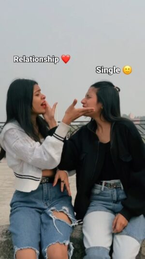 Mikku Arya Instagram - 😂🤣@mikku2073
.
.
.
@spshreya0718 
.
.
.
.
.
.
.
.
#reelinstagram #foryoupage💙 #viralvideos #explorepage #featured #reelkarofeelkaro❤