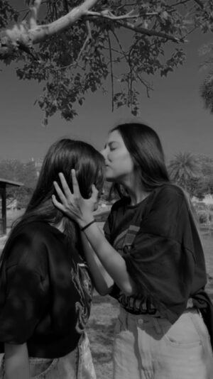 Mikku Arya Instagram - Ek hazaron mein meri behna Hain 🥺❤️@mikku2073 
.
.
.
@_shona_khan_20 
.
.
.
.
.
.
.
.
#sistergoals💕 #sisterlove #reelinstagram #foryoupage💙 #viralvideos #explorepage #featured #reelkarofeelkaro❤