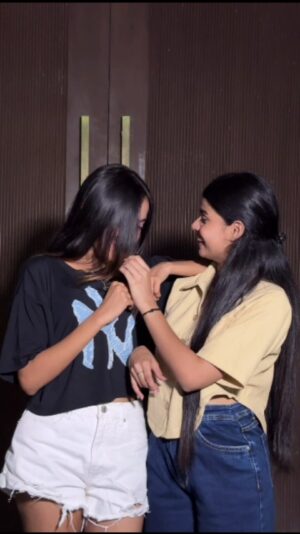 Mikku Arya Instagram - 🙂🙂@mikku2073 
.
.
.
@_kashish_787 
.
.
.
.
.
.
.
.
#bestiegoals💕 #bestfriend #friendshipgoals❤️ #reelinstagram #foryoupage💙 #viralvídeos #explorepage✨ #featured #reelkarofeelkaro♥️