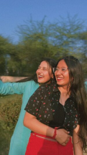Mikku Arya Instagram - Tu jo mere pass hai🥺❤️@mikku2073 
.
.
.
.
@_pooja.chhetri 
.
.
.
.
.
.
.
.
.
.
.
.
.
#bestigoals❤️💕 #bestfriends #friendshipgoals #reelinstagram #foryoupage💙 #viralvideos #explorepage #featured #reelkarofeelkaro❤