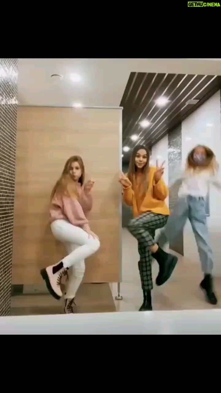 Milana Nekrasova - 2.8K Likes - @milana.nekrasova.official 
.
.
.
.
.
.
.
.
.
.
.
.
#likee #likeeapp #likeeмилана #likeeappindonesia