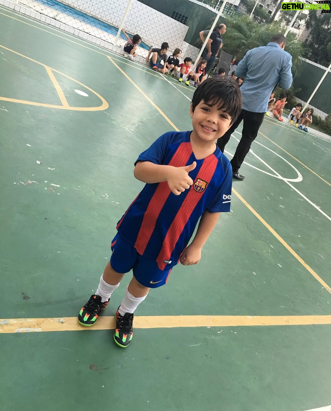 Mileide Mihaile - 296.3K Likes - Vocês sabem, né? 💭
Esse dump foi escolhido com lágrimas nos olhos, pelo simples fato de transbordar amor e gratidão.

Meu filho, Yhudy, já não é mais uma criança, mas dentro de mim ele sempre será o meu bebê. 💙
Todos os dias, eu faço questão de lembrar o quanto ele é amado, especial e escolhido.
Deixo aqui, nesse registro, a prova viva de que ele é o meu guia, minha força e o meu maior propósito em ser melhor a cada dia.

Ser mãe dele é o meu maior título, o mais lindo e o mais verdadeiro. 

E nesse Dia das Crianças, desejo que todas sejam cuidadas, protegidas e amadas como realmente merecem, com paciência, com presença e com o olhar cheio de ternura. 💫

Que nunca lhes falte colo, fé, sonhos e alguém que acredite nelas todos os dias.
Hoje e sempre, que a gente saiba preservar a pureza, o brilho e a esperança que vivem dentro de cada pequeno e dentro de nós também. 🙏🏼