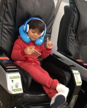 Mileide Mihaile Instagram - Vocês sabem, né? 💭
Esse dump foi escolhido com lágrimas nos olhos, pelo simples fato de transbordar amor e gratidão.

Meu filho, Yhudy, já não é mais uma criança, mas dentro de mim ele sempre será o meu bebê. 💙
Todos os dias, eu faço questão de lembrar o quanto ele é amado, especial e escolhido.
Deixo aqui, nesse registro, a prova viva de que ele é o meu guia, minha força e o meu maior propósito em ser melhor a cada dia.

Ser mãe dele é o meu maior título, o mais lindo e o mais verdadeiro. 

E nesse Dia das Crianças, desejo que todas sejam cuidadas, protegidas e amadas como realmente merecem, com paciência, com presença e com o olhar cheio de ternura. 💫

Que nunca lhes falte colo, fé, sonhos e alguém que acredite nelas todos os dias.
Hoje e sempre, que a gente saiba preservar a pureza, o brilho e a esperança que vivem dentro de cada pequeno e dentro de nós também. 🙏🏼