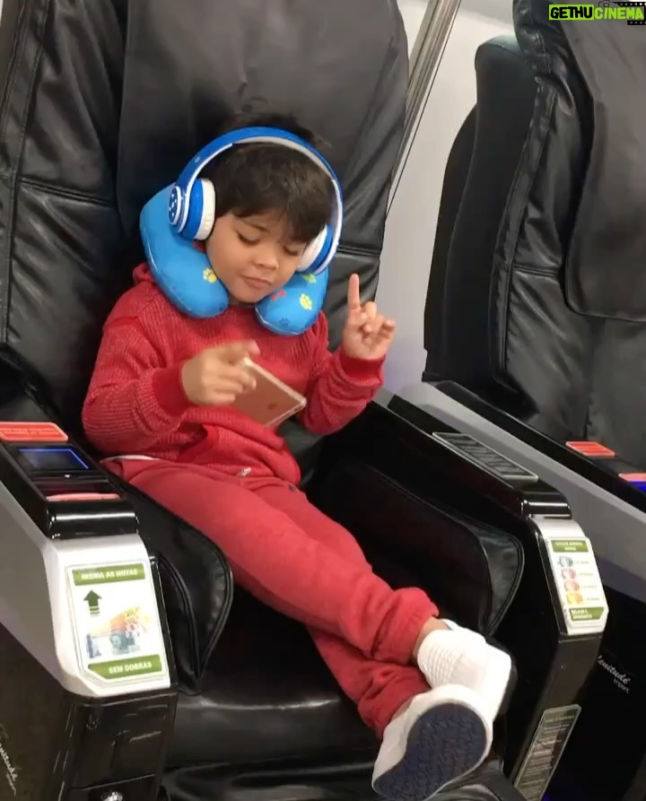 Mileide Mihaile - 296.3K Likes - Vocês sabem, né? 💭
Esse dump foi escolhido com lágrimas nos olhos, pelo simples fato de transbordar amor e gratidão.

Meu filho, Yhudy, já não é mais uma criança, mas dentro de mim ele sempre será o meu bebê. 💙
Todos os dias, eu faço questão de lembrar o quanto ele é amado, especial e escolhido.
Deixo aqui, nesse registro, a prova viva de que ele é o meu guia, minha força e o meu maior propósito em ser melhor a cada dia.

Ser mãe dele é o meu maior título, o mais lindo e o mais verdadeiro. 

E nesse Dia das Crianças, desejo que todas sejam cuidadas, protegidas e amadas como realmente merecem, com paciência, com presença e com o olhar cheio de ternura. 💫

Que nunca lhes falte colo, fé, sonhos e alguém que acredite nelas todos os dias.
Hoje e sempre, que a gente saiba preservar a pureza, o brilho e a esperança que vivem dentro de cada pequeno e dentro de nós também. 🙏🏼