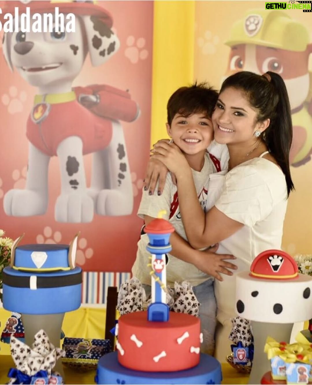 Mileide Mihaile - 296.3K Likes - Vocês sabem, né? 💭
Esse dump foi escolhido com lágrimas nos olhos, pelo simples fato de transbordar amor e gratidão.

Meu filho, Yhudy, já não é mais uma criança, mas dentro de mim ele sempre será o meu bebê. 💙
Todos os dias, eu faço questão de lembrar o quanto ele é amado, especial e escolhido.
Deixo aqui, nesse registro, a prova viva de que ele é o meu guia, minha força e o meu maior propósito em ser melhor a cada dia.

Ser mãe dele é o meu maior título, o mais lindo e o mais verdadeiro. 

E nesse Dia das Crianças, desejo que todas sejam cuidadas, protegidas e amadas como realmente merecem, com paciência, com presença e com o olhar cheio de ternura. 💫

Que nunca lhes falte colo, fé, sonhos e alguém que acredite nelas todos os dias.
Hoje e sempre, que a gente saiba preservar a pureza, o brilho e a esperança que vivem dentro de cada pequeno e dentro de nós também. 🙏🏼