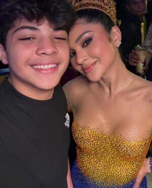 Mileide Mihaile Instagram - Vocês sabem, né? 💭
Esse dump foi escolhido com lágrimas nos olhos, pelo simples fato de transbordar amor e gratidão.

Meu filho, Yhudy, já não é mais uma criança, mas dentro de mim ele sempre será o meu bebê. 💙
Todos os dias, eu faço questão de lembrar o quanto ele é amado, especial e escolhido.
Deixo aqui, nesse registro, a prova viva de que ele é o meu guia, minha força e o meu maior propósito em ser melhor a cada dia.

Ser mãe dele é o meu maior título, o mais lindo e o mais verdadeiro. 

E nesse Dia das Crianças, desejo que todas sejam cuidadas, protegidas e amadas como realmente merecem, com paciência, com presença e com o olhar cheio de ternura. 💫

Que nunca lhes falte colo, fé, sonhos e alguém que acredite nelas todos os dias.
Hoje e sempre, que a gente saiba preservar a pureza, o brilho e a esperança que vivem dentro de cada pequeno e dentro de nós também. 🙏🏼