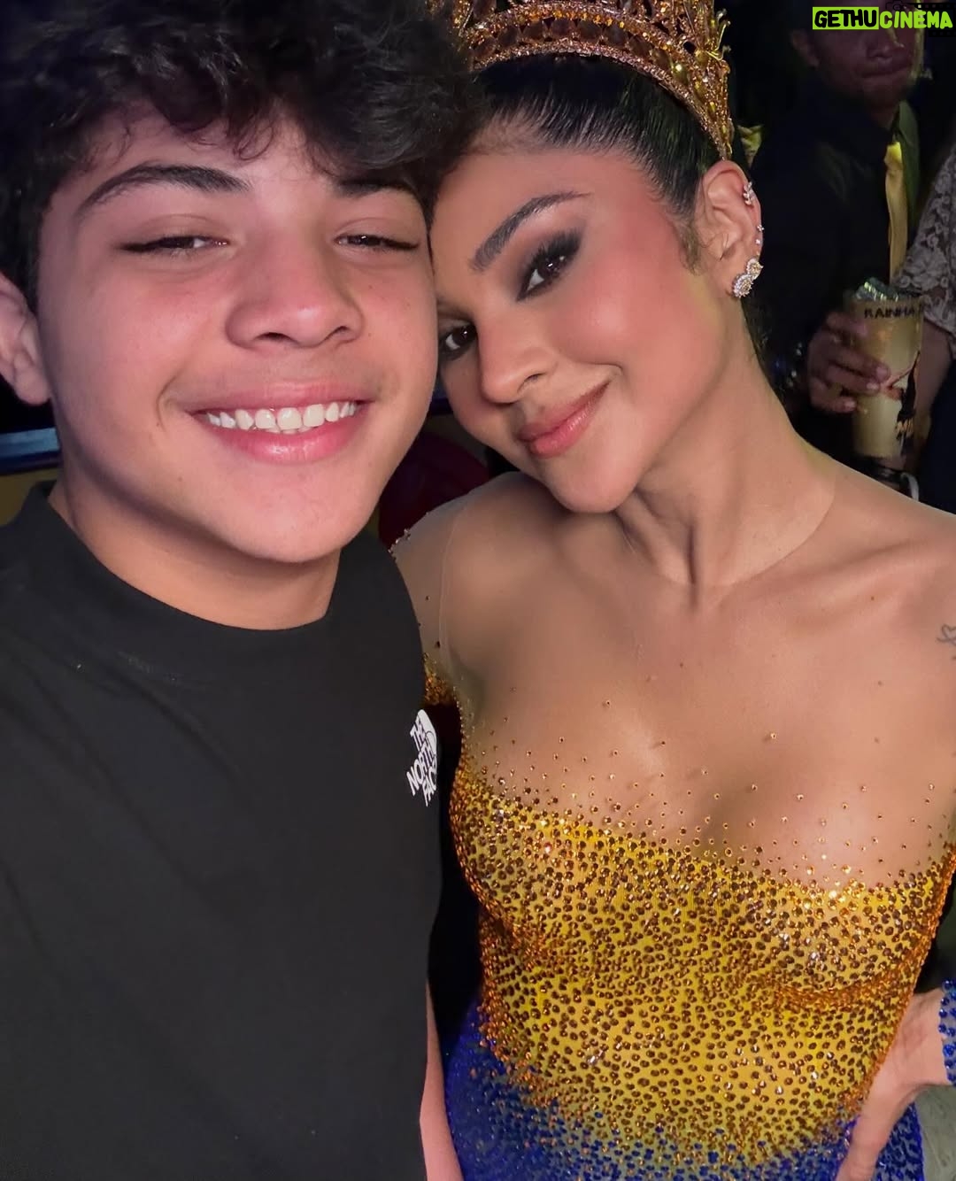 Mileide Mihaile - 296.3K Likes - Vocês sabem, né? 💭
Esse dump foi escolhido com lágrimas nos olhos, pelo simples fato de transbordar amor e gratidão.

Meu filho, Yhudy, já não é mais uma criança, mas dentro de mim ele sempre será o meu bebê. 💙
Todos os dias, eu faço questão de lembrar o quanto ele é amado, especial e escolhido.
Deixo aqui, nesse registro, a prova viva de que ele é o meu guia, minha força e o meu maior propósito em ser melhor a cada dia.

Ser mãe dele é o meu maior título, o mais lindo e o mais verdadeiro. 

E nesse Dia das Crianças, desejo que todas sejam cuidadas, protegidas e amadas como realmente merecem, com paciência, com presença e com o olhar cheio de ternura. 💫

Que nunca lhes falte colo, fé, sonhos e alguém que acredite nelas todos os dias.
Hoje e sempre, que a gente saiba preservar a pureza, o brilho e a esperança que vivem dentro de cada pequeno e dentro de nós também. 🙏🏼