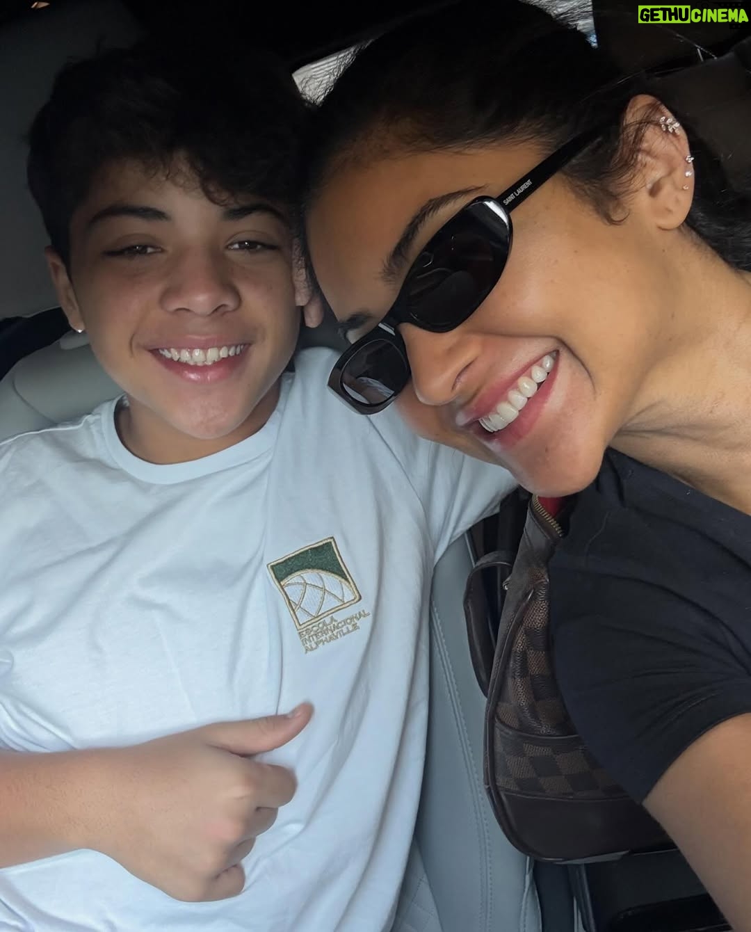 Mileide Mihaile - 296.3K Likes - Vocês sabem, né? 💭
Esse dump foi escolhido com lágrimas nos olhos, pelo simples fato de transbordar amor e gratidão.

Meu filho, Yhudy, já não é mais uma criança, mas dentro de mim ele sempre será o meu bebê. 💙
Todos os dias, eu faço questão de lembrar o quanto ele é amado, especial e escolhido.
Deixo aqui, nesse registro, a prova viva de que ele é o meu guia, minha força e o meu maior propósito em ser melhor a cada dia.

Ser mãe dele é o meu maior título, o mais lindo e o mais verdadeiro. 

E nesse Dia das Crianças, desejo que todas sejam cuidadas, protegidas e amadas como realmente merecem, com paciência, com presença e com o olhar cheio de ternura. 💫

Que nunca lhes falte colo, fé, sonhos e alguém que acredite nelas todos os dias.
Hoje e sempre, que a gente saiba preservar a pureza, o brilho e a esperança que vivem dentro de cada pequeno e dentro de nós também. 🙏🏼