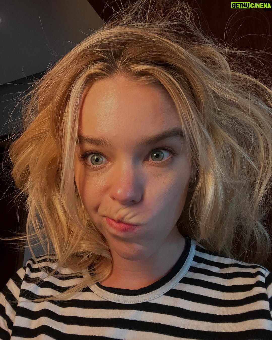 Milly Alcock - 119.1K Likes - Loewe before, during & after 💕

@loewe 
@vicoskin