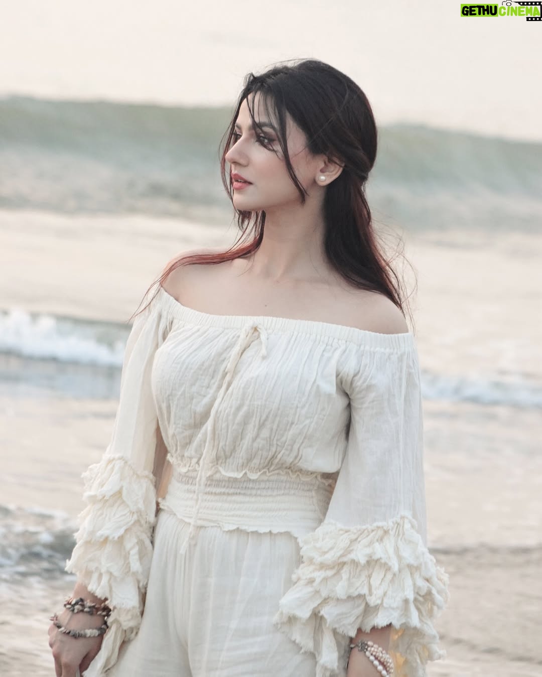 Mim Mantasha - 48.4K Likes - Me & the sea🌊