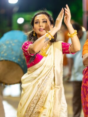 Mimi Chakraborty Instagram - আসছে বছর আবার হবে
তোমার আসার অপেক্ষায় রইলাম মা ।
শুভ বিজয়া।