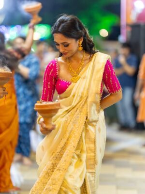 Mimi Chakraborty Instagram - আসছে বছর আবার হবে
তোমার আসার অপেক্ষায় রইলাম মা ।
শুভ বিজয়া।
