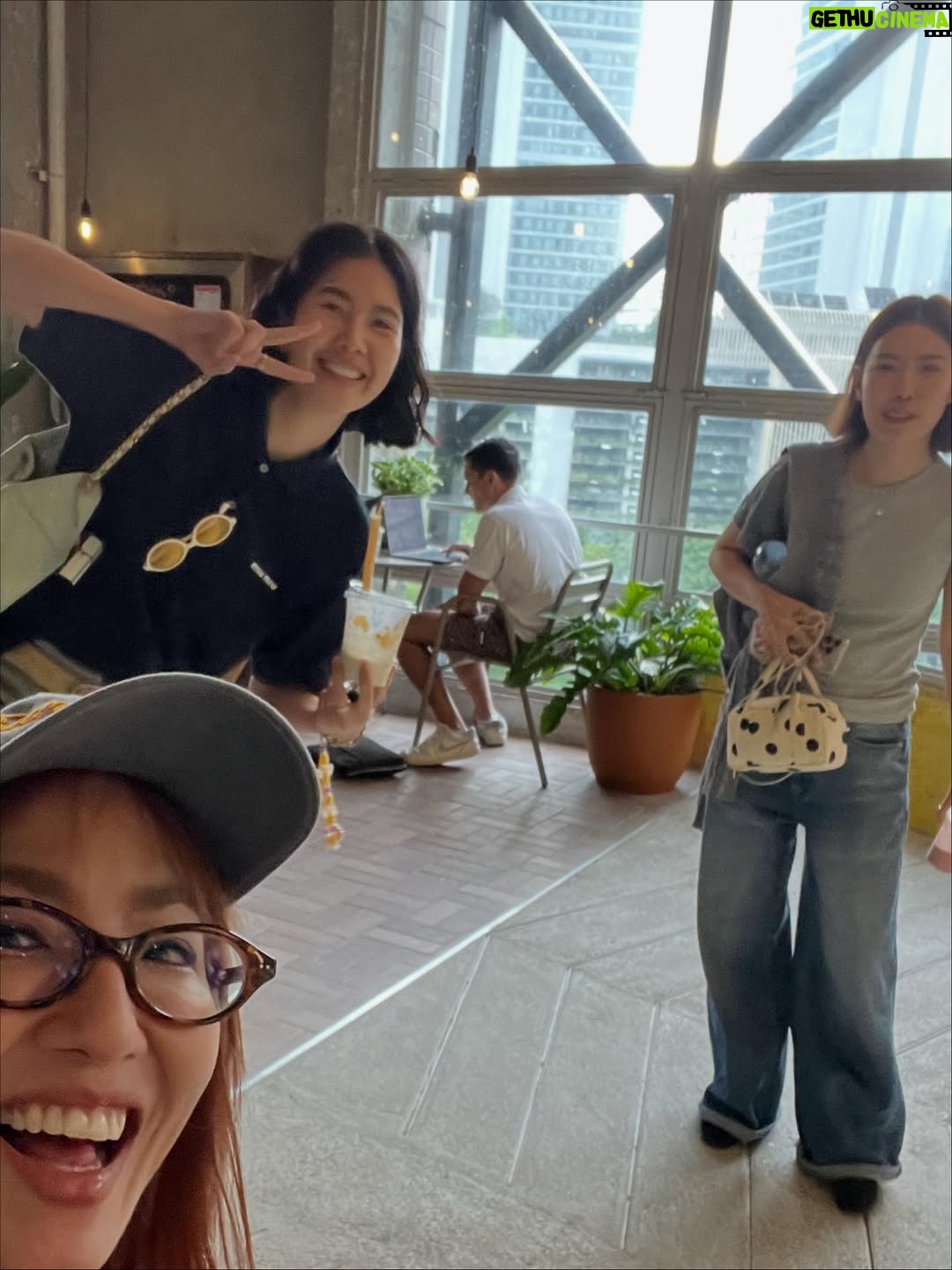 Mintita Wattanakul - 7.2K Likes - พบมิตร บ้างนัดพบ บ้างบังเอิญพบ
