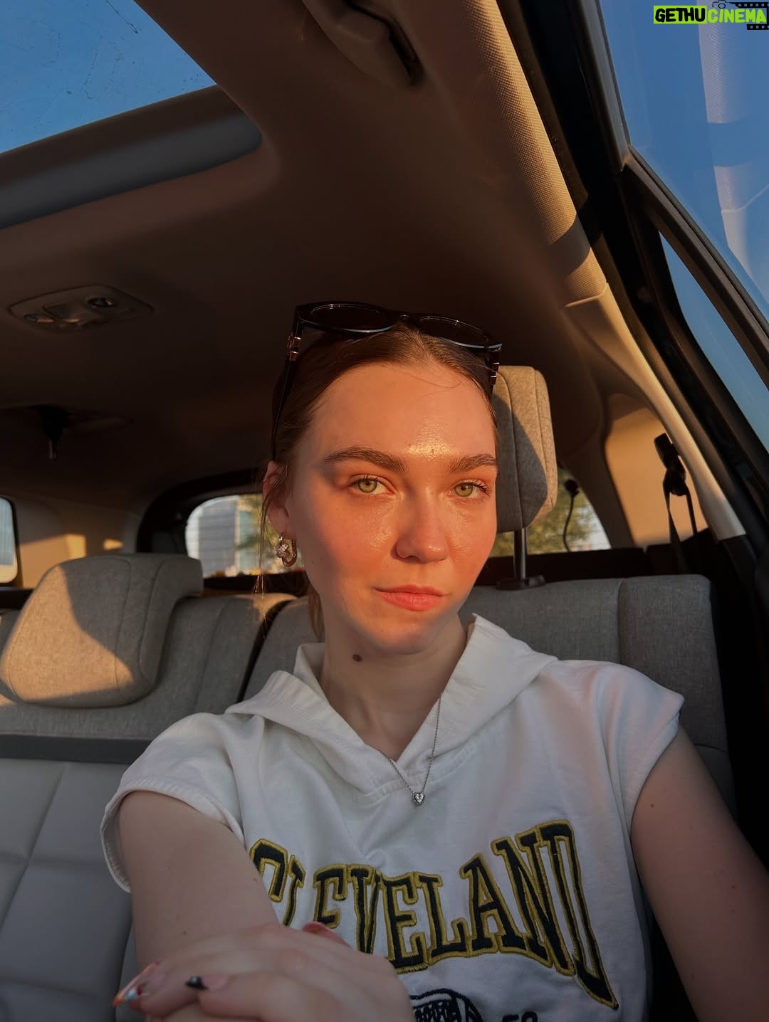 Miray Akay - 13.3K Likes - Golden hour 🌞