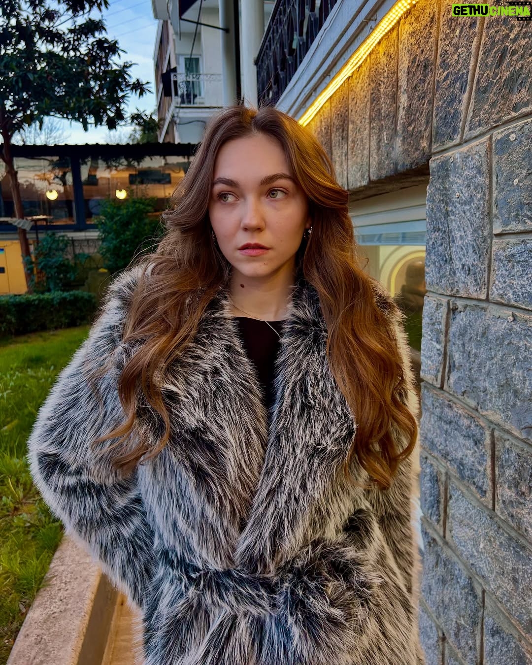 Miray Akay - 16.3K Likes - 🏢