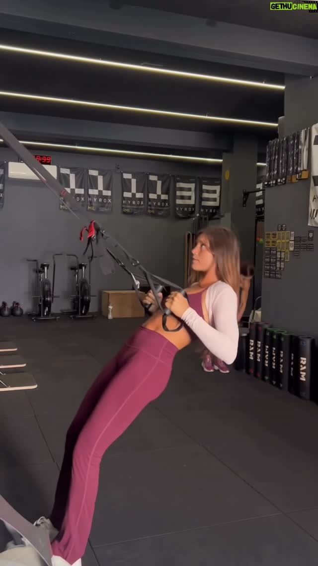 Miri Pérez-Cabrero - 28.5K Likes - Hoy hay gala y estamos ready para ver a nuestra superviviente favorita ❤️👆🏻