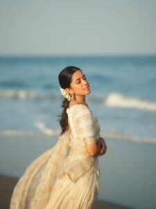 Actress Mirnalini Ravi HD Photos and Wallpapers September 2025