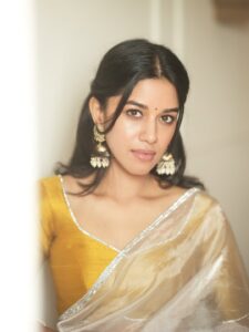 Actress Mirnalini Ravi HD Photos and Wallpapers October 2025