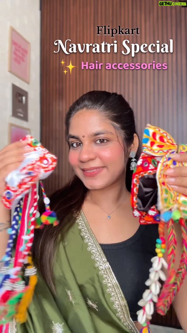 Miss Taanii - 3 Likes - Sale hai toh prices or km milenge 🤭 Comment “ Hair” for Links 🫶🏻
HAIR ACCESSORIES FROM FLIPKART FOR NAVRATRI ✨
.
.
#navaratrispecial #hairaccesories #bowclip #festivejewellery #festiveetsyfinds #bigbilliondays #flipkartfashion