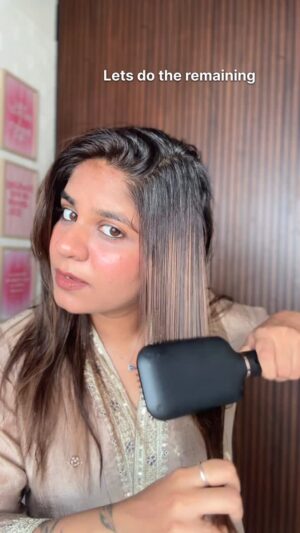 Miss Taanii Instagram - Comment for the Links 💜
Makemebold Straightening Brush✨
Its on the lowest price right now on amazon & flipkart 
@makemeebold_official 
#hair #hairstyling #straightening #mmbn #makemeebold #amazon #frizzfree #Hairstraightner #amazonfinds