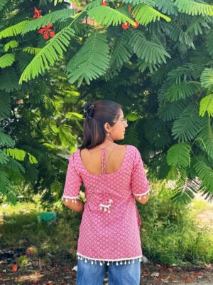 Miss Taanii Instagram - Pink Cotton Short Kurti with Matching Scrunchie 🩷
Comment” Kurti” for Links 🔗 
Or you can Dm us to buy 💖
.
.
.
Pinteresty kurti cotton kurti short kurti meesho kurti