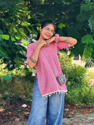 Miss Taanii Instagram - Pink Cotton Short Kurti with Matching Scrunchie 🩷
Comment” Kurti” for Links 🔗 
Or you can Dm us to buy 💖
.
.
.
Pinteresty kurti cotton kurti short kurti meesho kurti