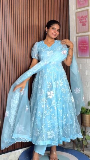 Miss Taanii Instagram - Which one is your fav? ✨
Comment for the links 💙
ANARKALI SUITS OR KURTA SETS FROM FLIPKART FOR FESTIVE DIWALI SEASON