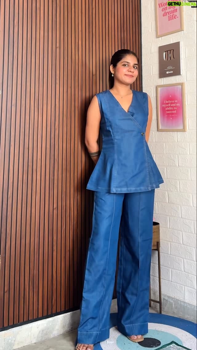 Miss Taanii - 3 Likes - So classy 🖤 Comment “Denim” for Links🫶🏻✨
DENIM CO-ORD SETS FROM FLIPKART 💙
.
.
.
#flipkartfashion